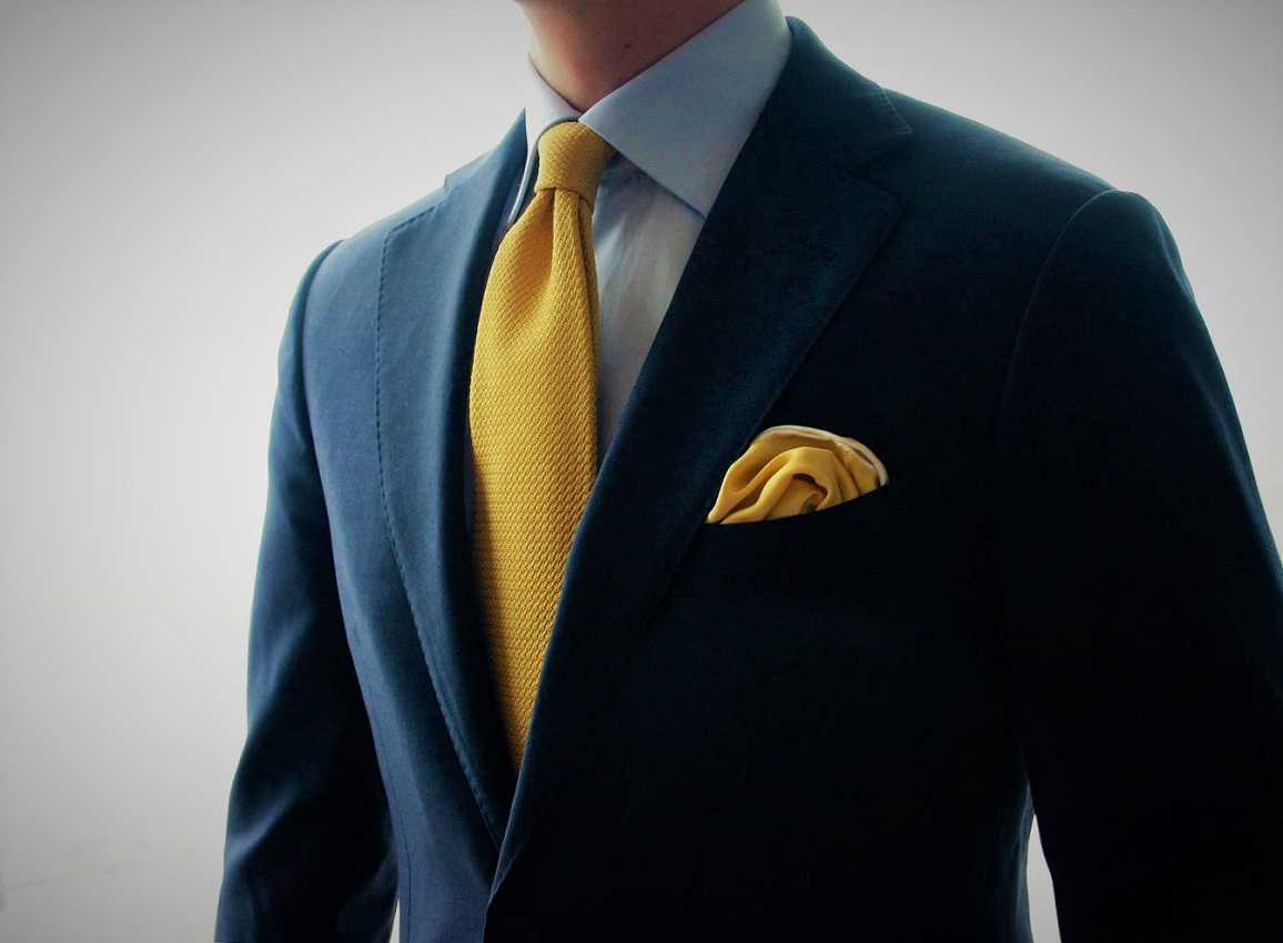 Yellow tie - gurusway.com