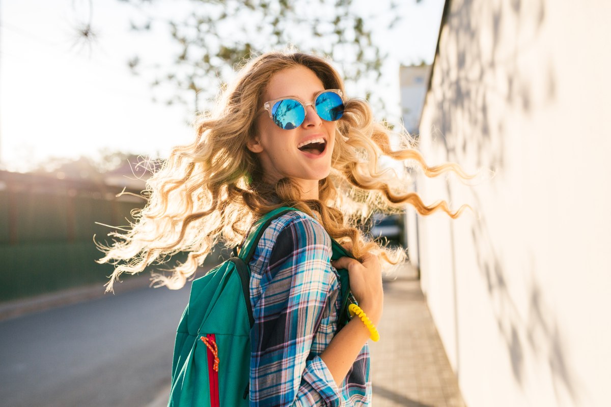 Woman with sunglasses